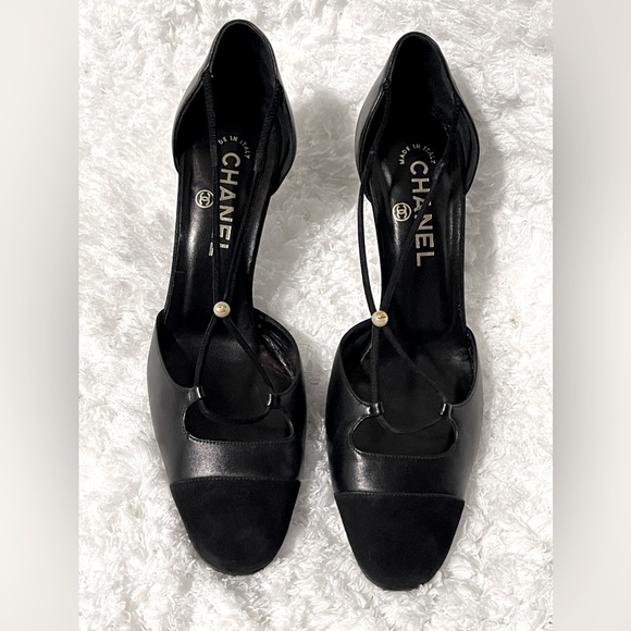CHANEL Vintage Black Leather Pumps Heels Shoes Size 38 - Picture 1 of 12